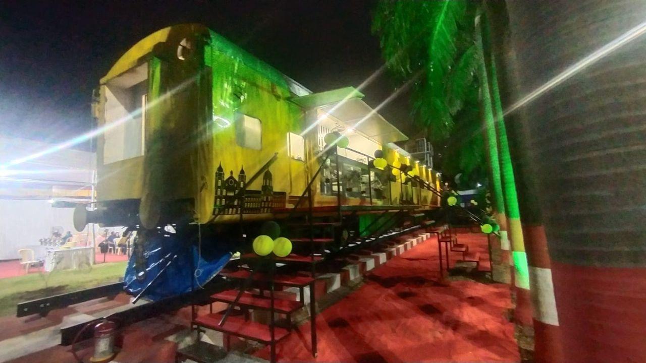 Mumbai: CSMT railway station gets its first restaurant on wheels